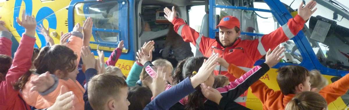 Námořníci ze 3. A na návštěvě letecké záchranné služby