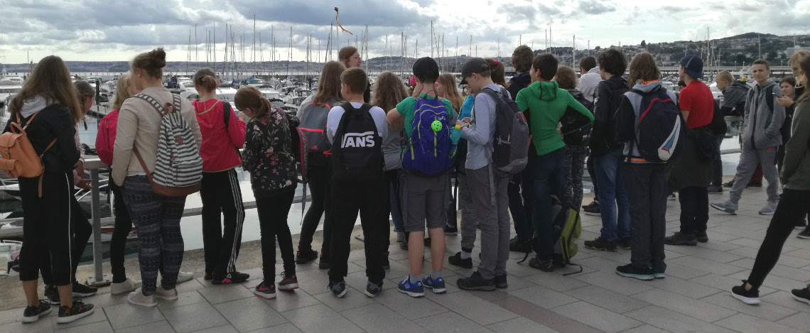 Žáci byli na jazykovém kurzu v jihozápadní Anglii, v Torquay