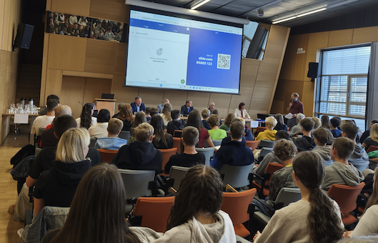 Debata žáků s kandidáty před volbami do poslanecké sněmovny